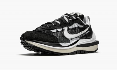 Nike Vaporwaffle sacai Black White