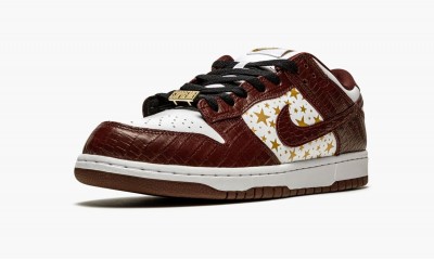 Nike SB Dunk Low Supreme Stars Barkroot Brown (2021)