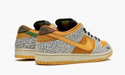 Dunk Low 'Safari Swoosh - Kumquat'