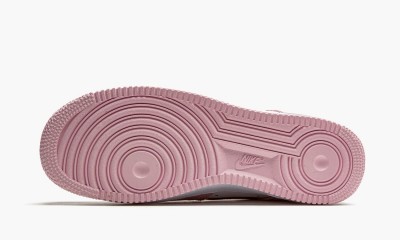 NIKE
AIR FORCE 1 LOW
Valentine's Day Love Letter