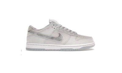 Nike SB Dunk Low White Lobster (Friends and Family)