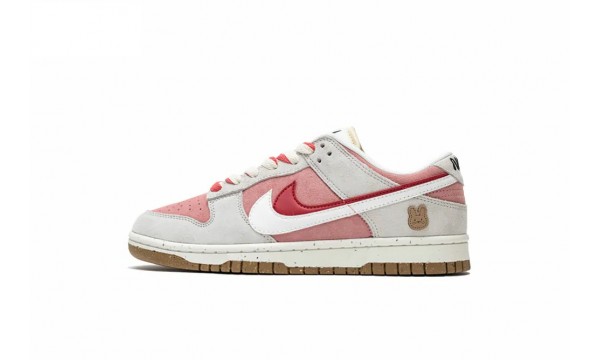 Wmns Dunk Low SE '85' Bunny Cookies